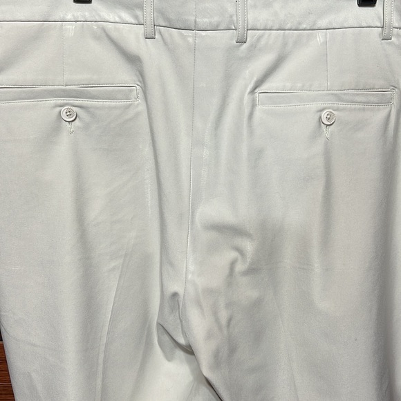 Cypress Club Flat Front Light Cream Colored Khaki Shorts - Picture 4 of 5